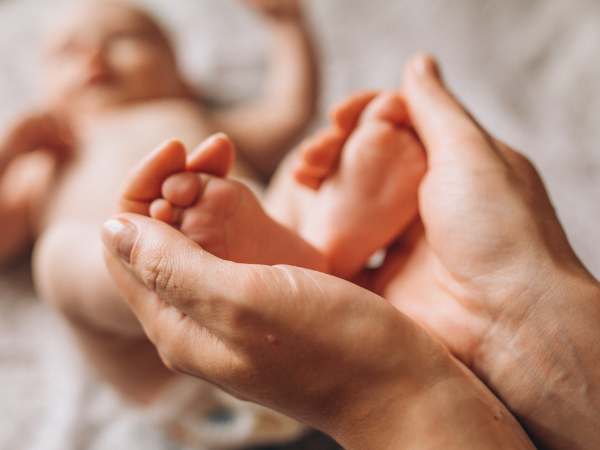 Por que a idade da mulher impacta na qualidade genética dos embriões?