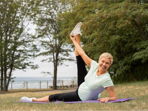 Por que fazer exercícios ajuda a passar pela menopausa? - Dra Mila Cerqueira - Ginecologista Florianópolis